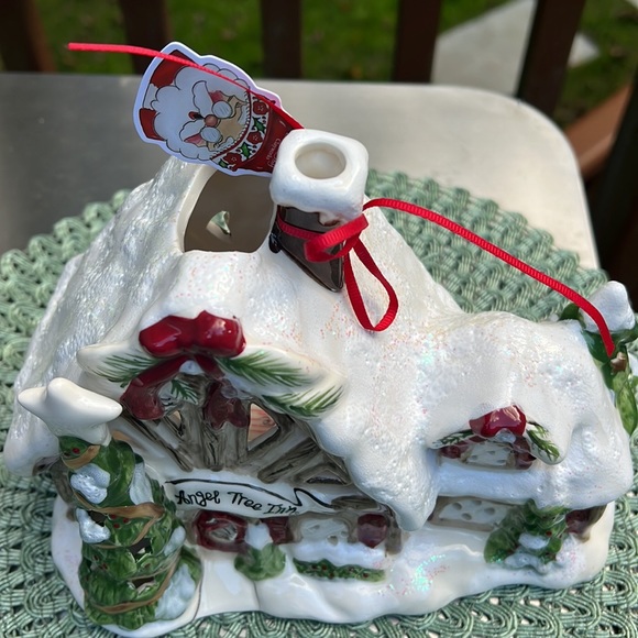 New, blue sky, clayworks angel tree inn candle house. - Picture 7 of 10